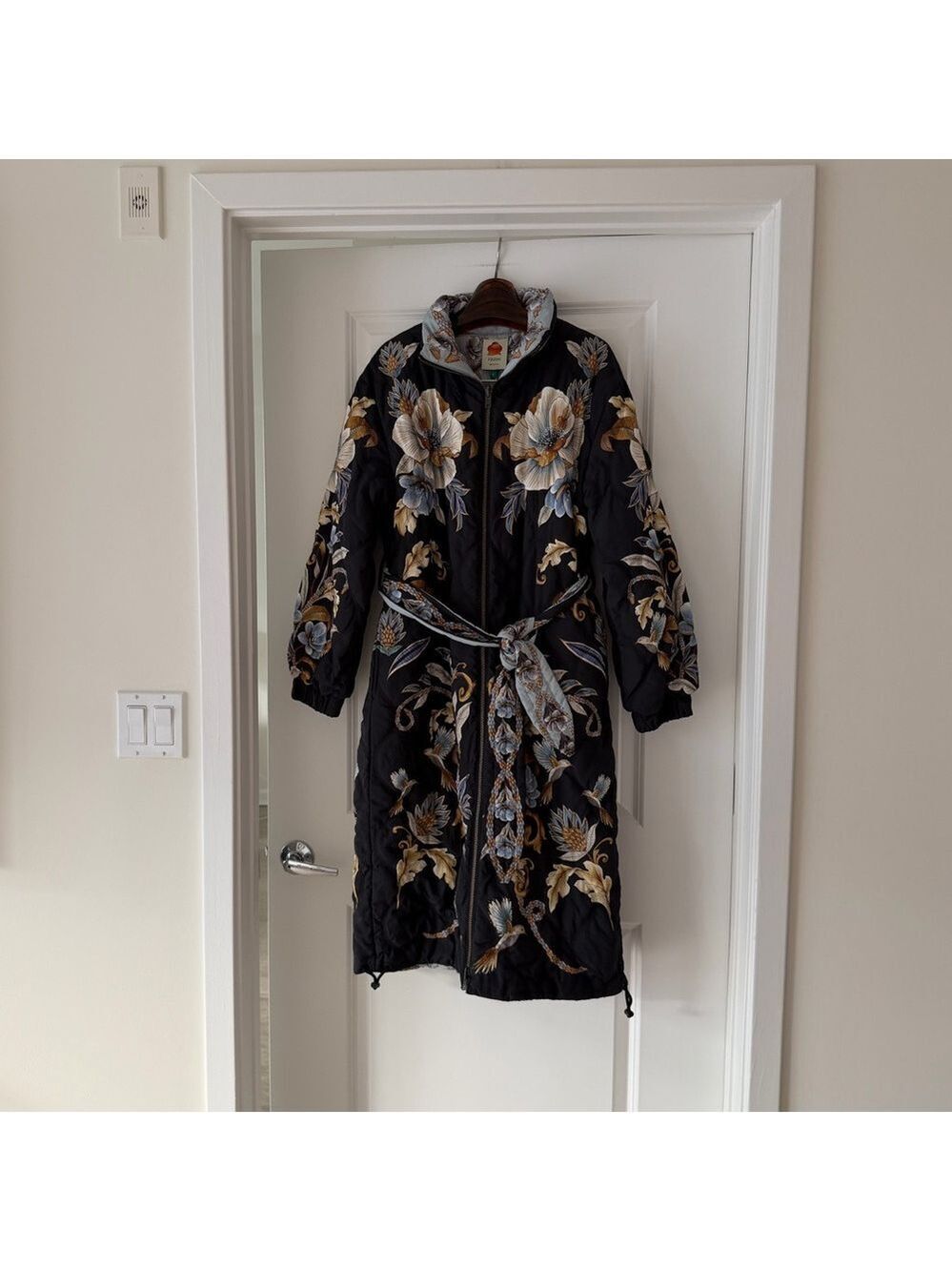 Farm Rio Black Flowerful Snake Garden Reversible Maxi Puffer Jacket - Picture 4 of 10